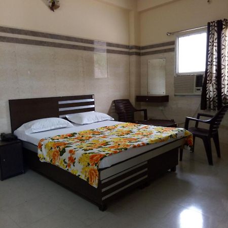 Kanchan Palace Vrindāvan Eksteriør bilde