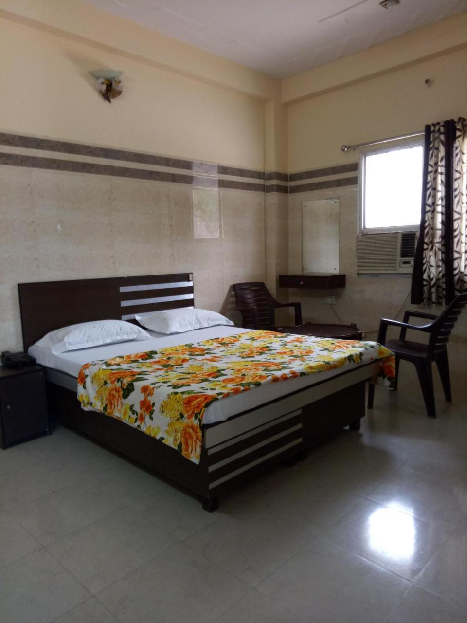 Kanchan Palace Vrindāvan Eksteriør bilde